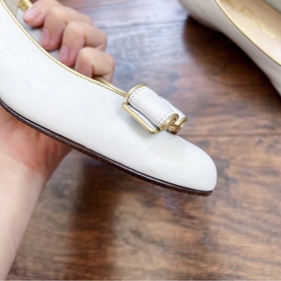 Salvatore Ferragamo Cream and Gold Heels with Classic Elegance - Picture 11 of 14
